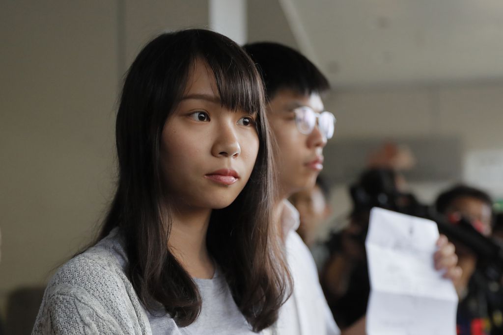Joshua Wong dan Agnes Chow dari Hong Kong dipenjara kerana melakukan protes online