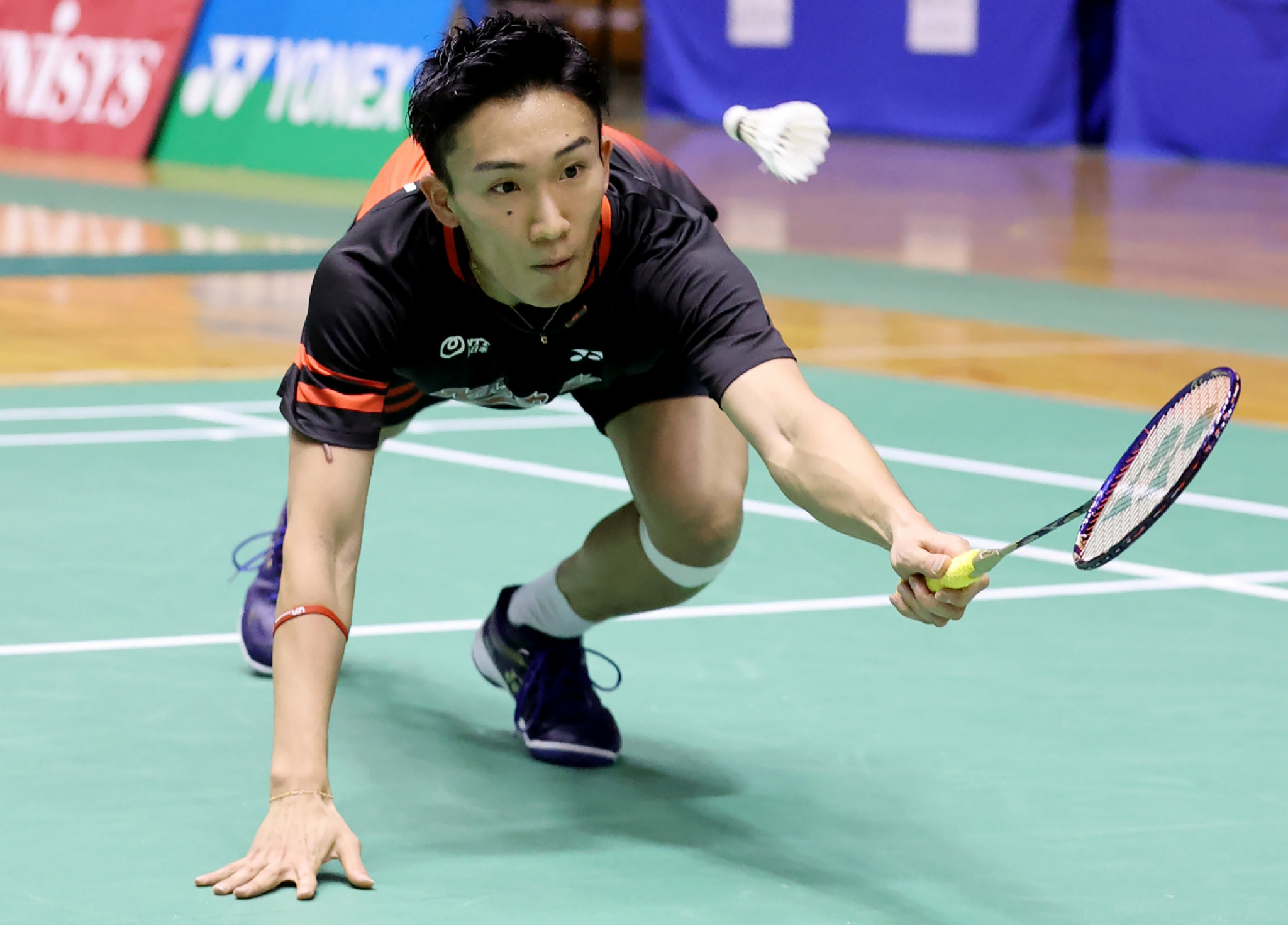 Momota Jepun menang di All England setelah penangguhan virus