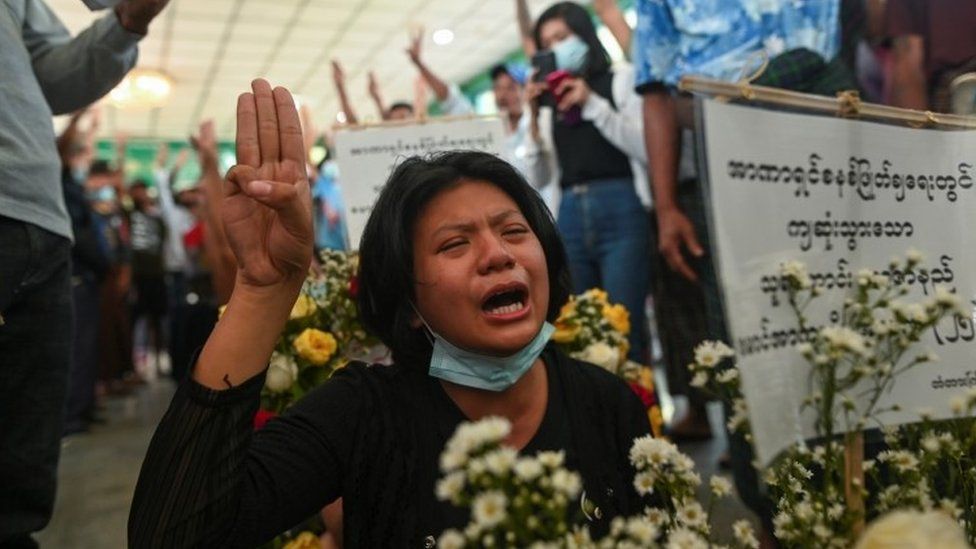 Pemberontak muda Myanmar mempertaruhkan nyawa mereka untuk masa depan