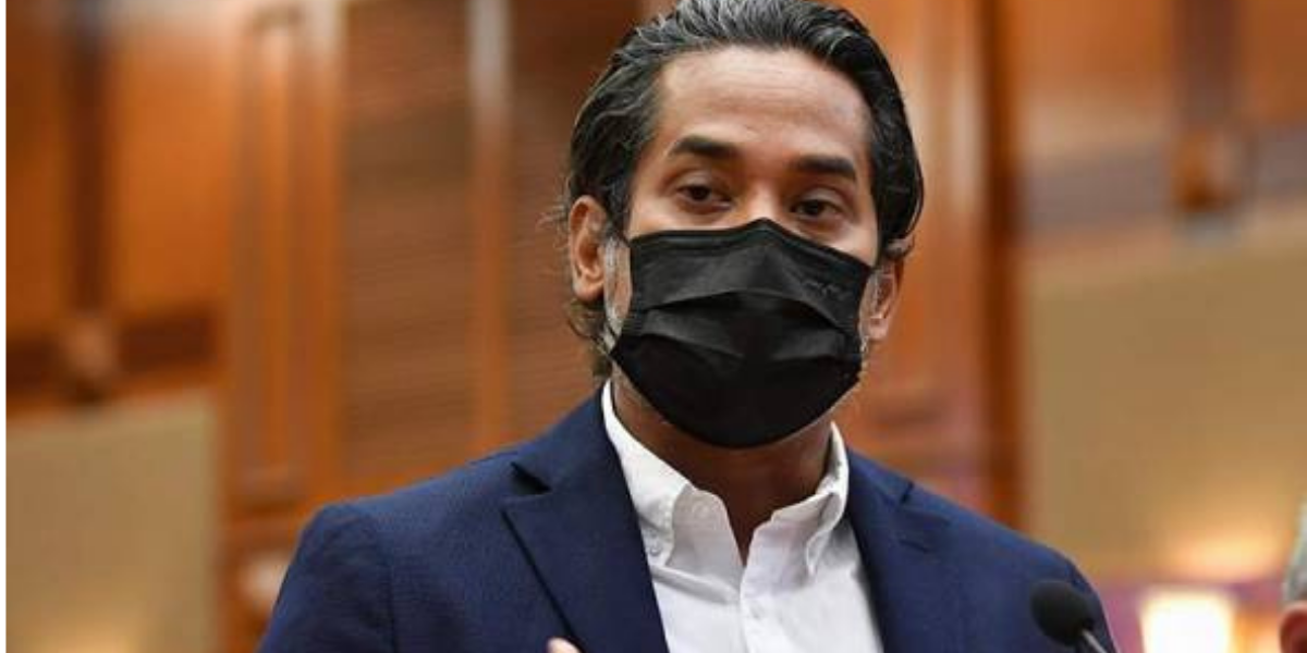 Kerajaan mempertimbangkan semula pentadbiran Pfizer Covid-19 jabs untuk remaja
