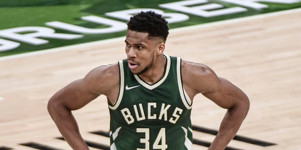Milwaukee Bucks memenangi NBA Finals, menghapuskan kemarau 50 tahun