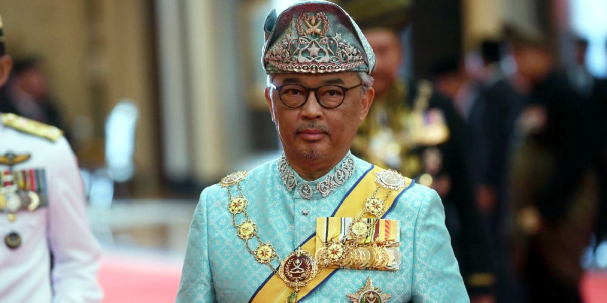 Agong memberi penghormatan dan mengucapkan tahniah kepada Olimpik Malaysia, Paralympians
