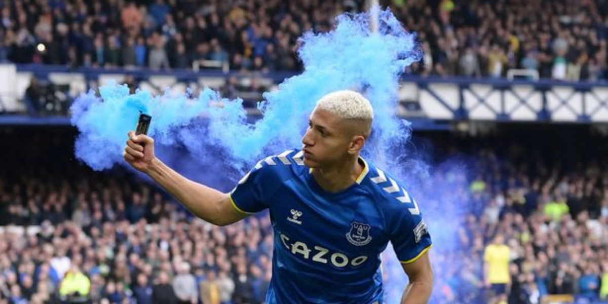 Arsenal mendahului Spurs dalam perlumbaan empat teratas