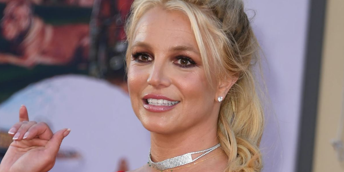Britney Spears mengejutkan peminat dengan 11 gambar topless di Instagram