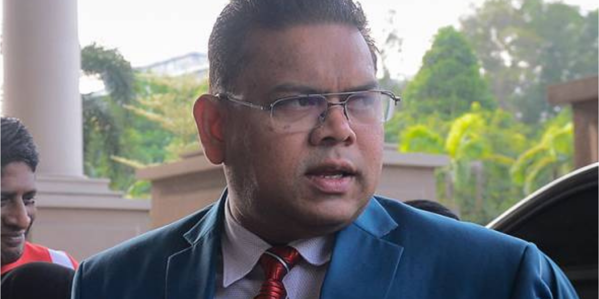 Lokman Adam dari Umno hadir ke mahkamah tanpa peguam atas kes penghinaan atas kenyataan ‘bodoh’ kepada pegawai polis