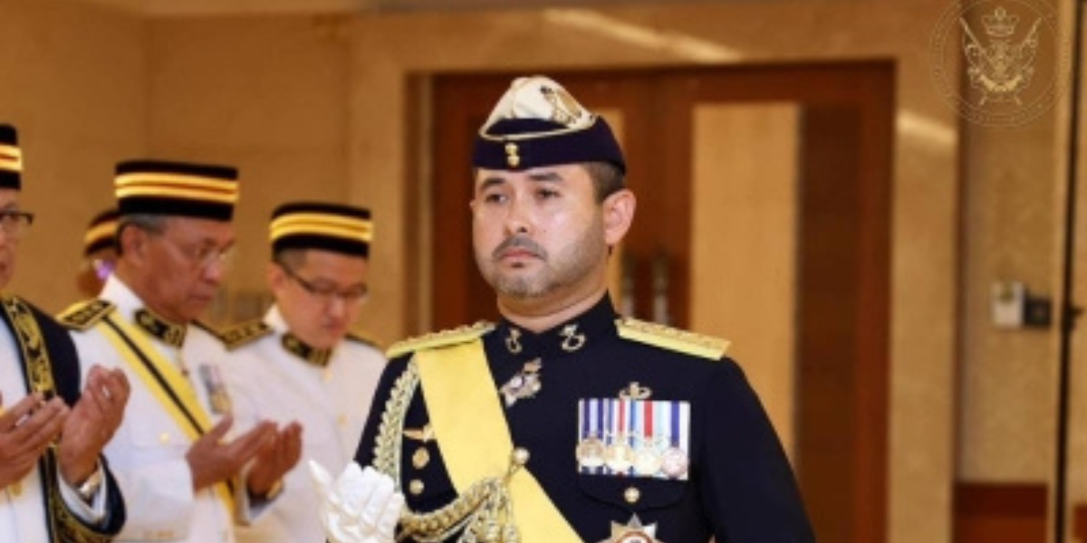 TMJ menasihatkan MB Johor supaya tidak mengendahkan orang ramai dan fokus kepada tugasnya selepas kasut menjadi viral