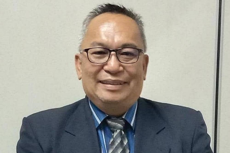 Mengapakah kerakyatan Malaysia yang lebih pantas untuk pemain bola sepak kelahiran asing daripada pengakap lelaki Lawas yang menderita dalam Konfrontasi? Ketua parti Dayak bertanya