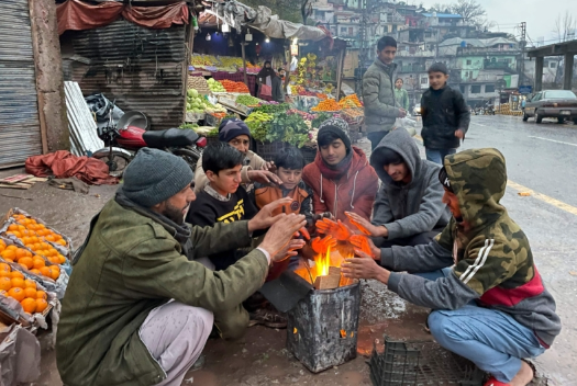 Kuasa Kembali ke Bandar-bandar di Pakistan Hari selepas Pemadaman Besar-besaran
