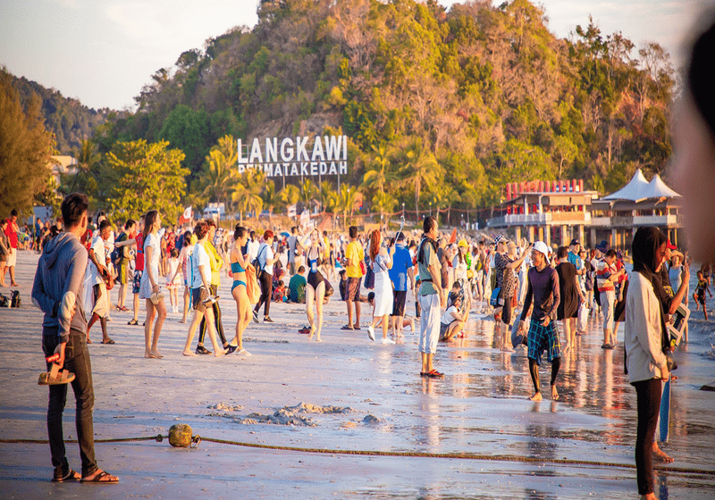 Lebih 10,000 Pelancong Membanjiri Langkawi Semasa Cuti Deepavali