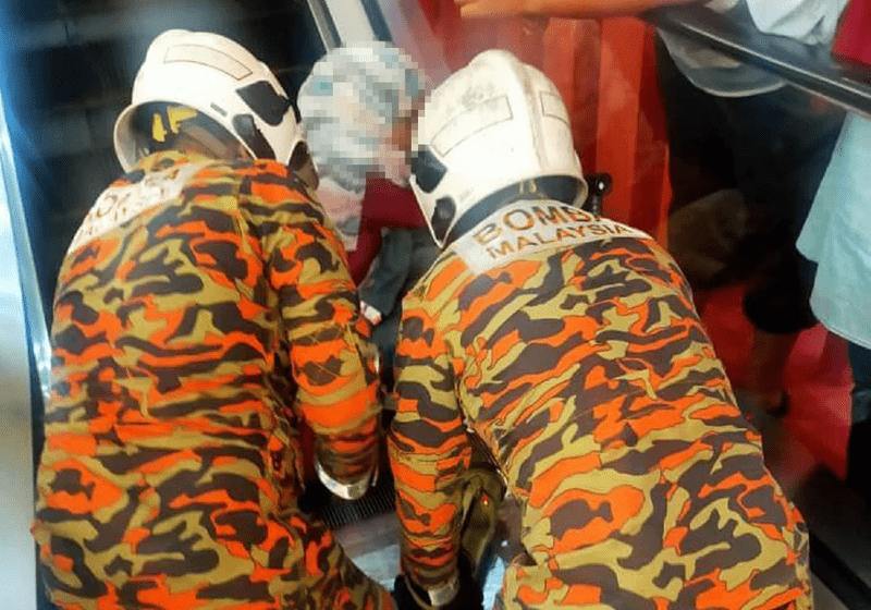 Jari Kaki Kanak-kanak Patah Tersepit Eskalator di Sebuah Pusat Beli-belah Terkemuka