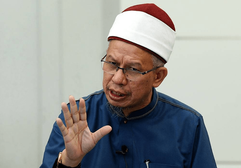 Viral Video Kontroversi Berebut Cium Hajar Aswad, Dr Zulkifli Tegur Hafiz Mahamad