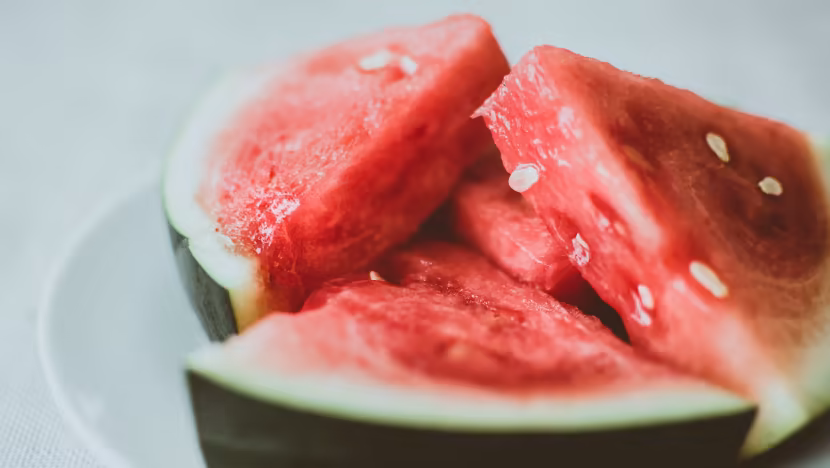 TOP 10 Makanan Sejukkan Badan Ketika Cuaca Panas