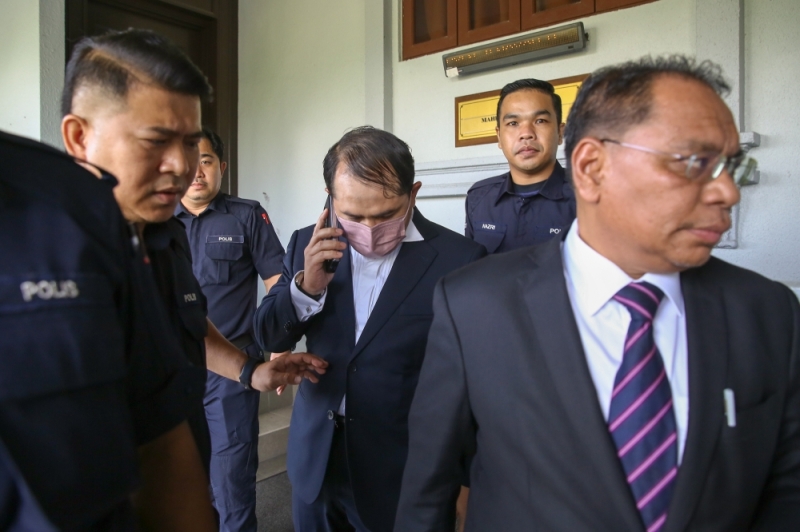 Bekas Setiausaha Politik Ketua Pembangkang Didakwa Rasuah untuk Projek Kerajaan RM381 Juta