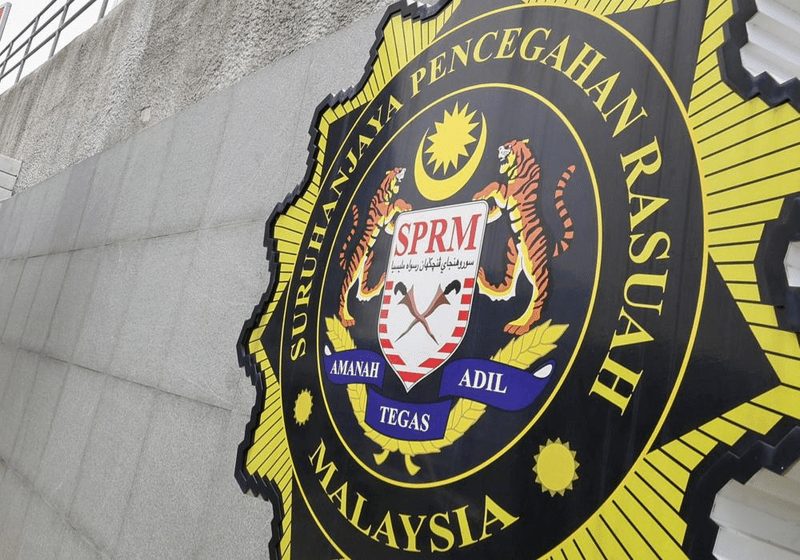 CEO Syarikat Pembekalan Air & Pemilik Syarikat Ditahan atas Dakwaan Rasuah RM3.3 Juta
