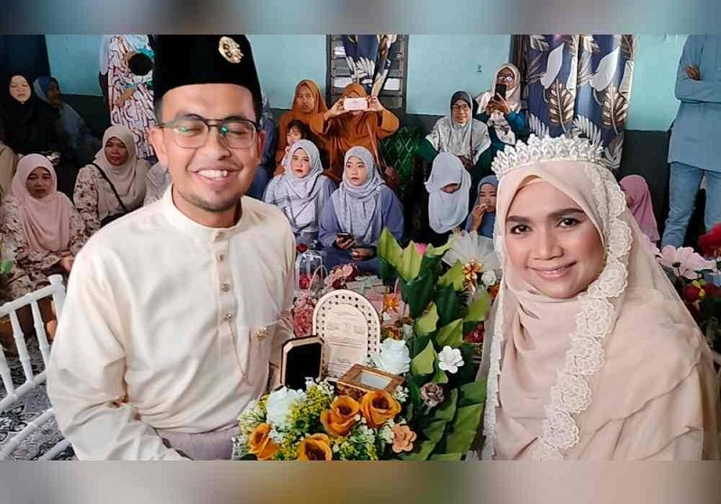 Ina Naim Sah Isteri Kepada Jurutera Mohd Khairul Rizal￼