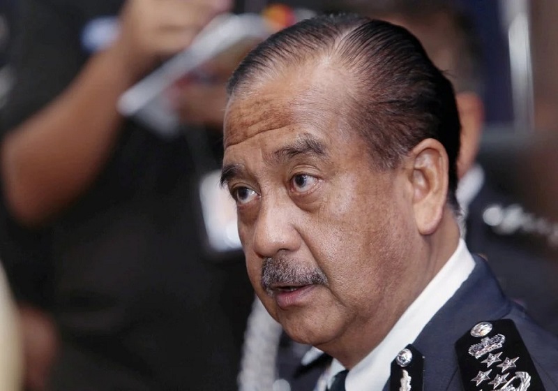 Polis Rakam Keterangan Khairy Jamaluddin Berhubung Dakwaan Fitnah Titah Adendum