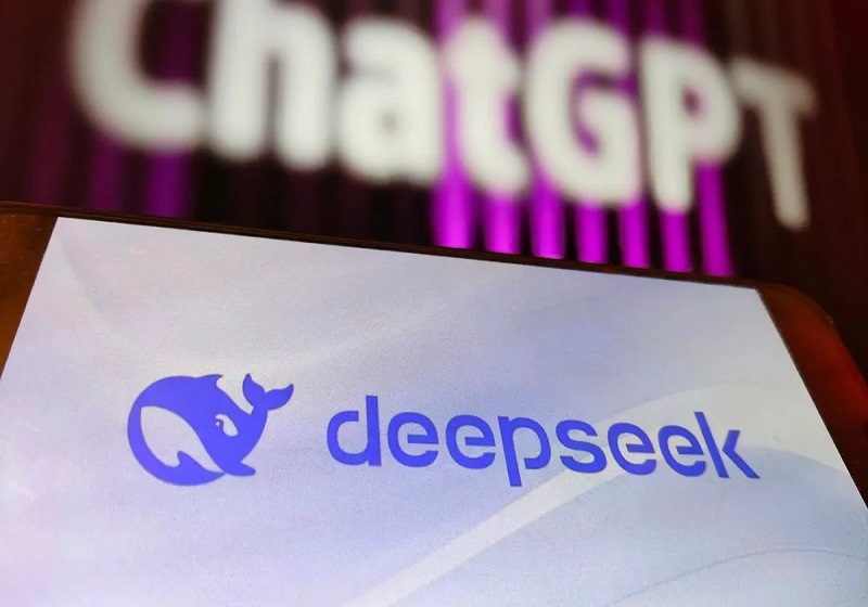 DeepSeek vs ChatGPT: Siapa Lebih Hebat?