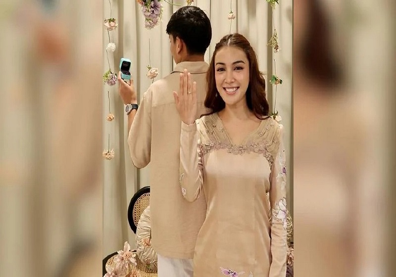 Pakai Selempang ‘Bride To Be’, Eyka Farhana dan Akhyar Rashid Bakal Bernikah?