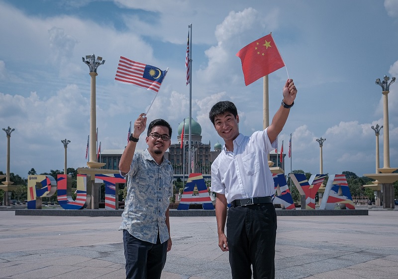 Bendera China Penuhi Putrajaya Sempena Lawatan Xi Jinping ke Malaysia