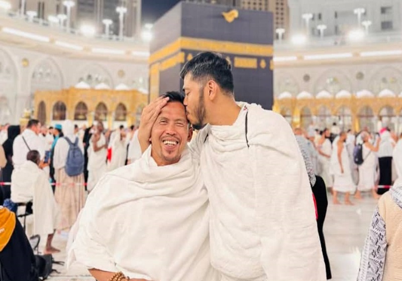 Mamat Sepah & Shuib Tunai Umrah Bersama Isteri di Mekah