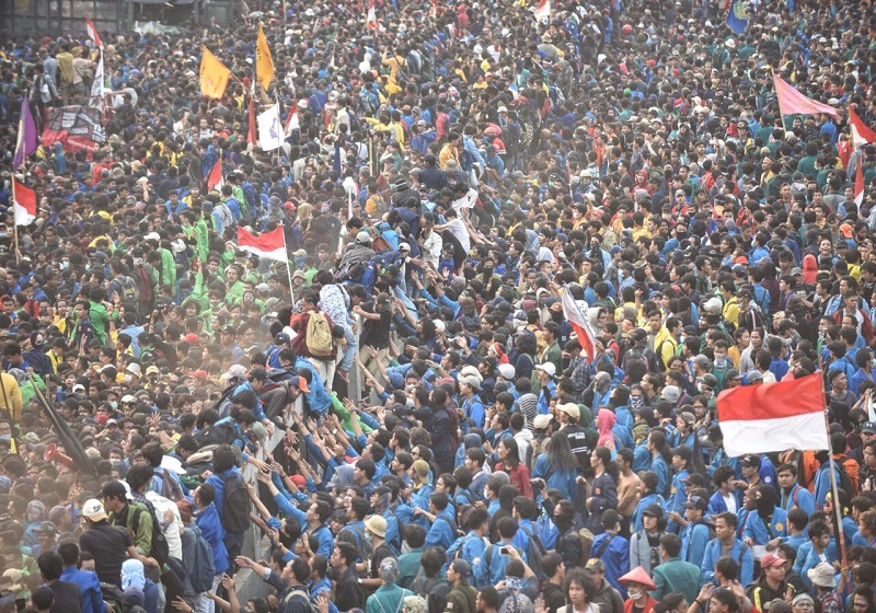 Rakyat Indonesia Bangkit Tolak Gaji Melampau DPR