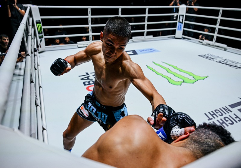 Jojo Hanya Perlu 2 Minit Tumbangkan El Jamari di ONE Fight Night 35