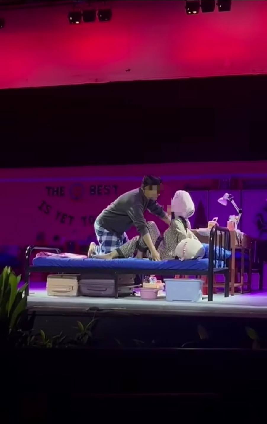 Babak Atas Katil Teater Cetus Kontroversi, Universiti Malaya Mohon Maaf