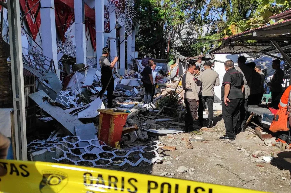 Gempa Kuat 7.6 Cetus Ombak Tsunami di Sulawesi Utara