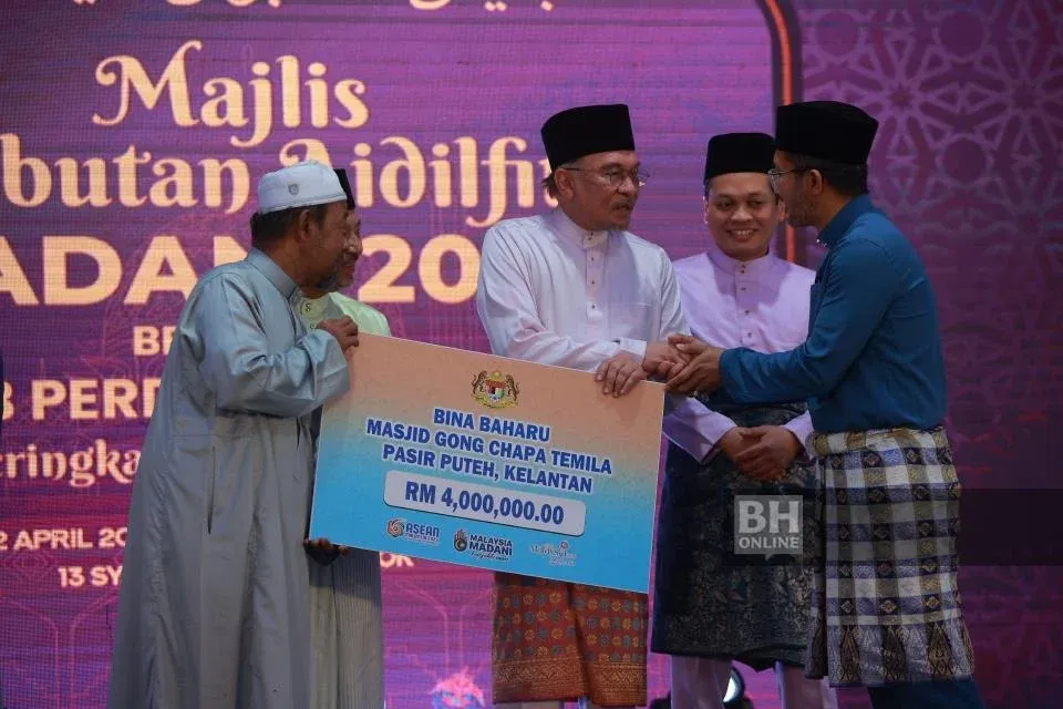 PM Umum Bantuan Sekolah Agama Terbakar RM500,000
