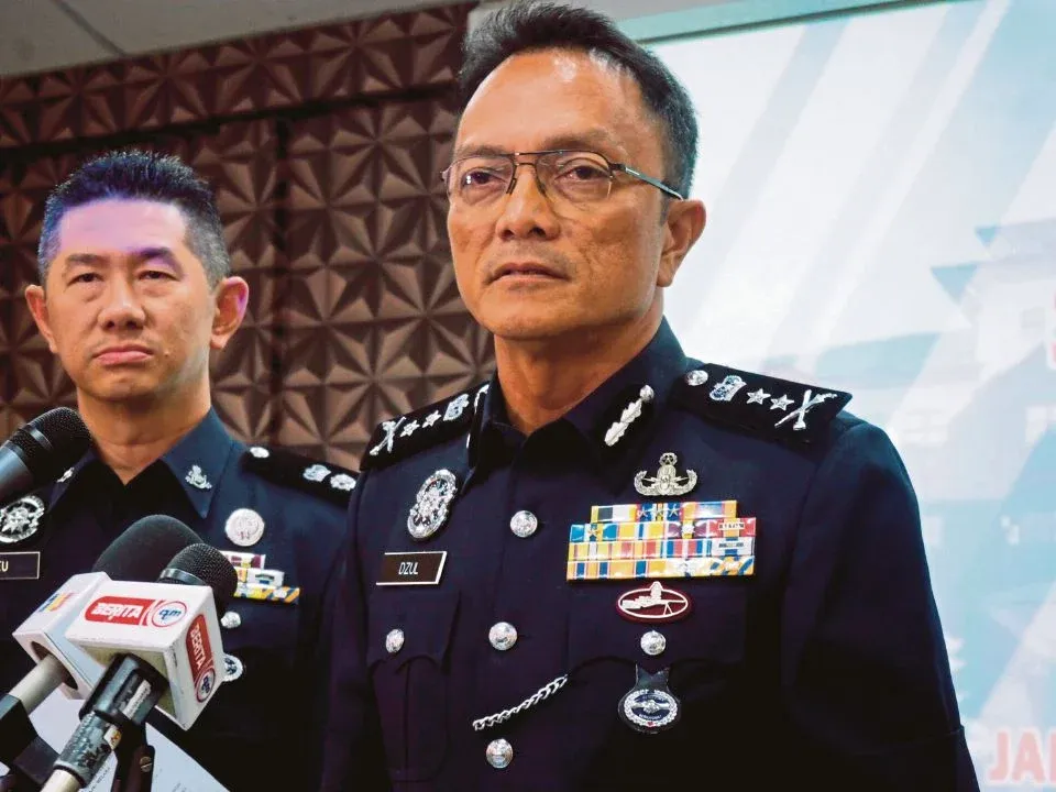 Pengaruh Vape Mushroom Disyaki Punca Remaja Kelar Leher dan Tangan