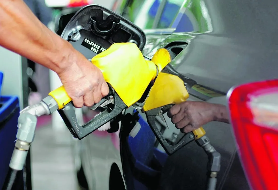 Harga RON95 dan Diesel Naik 5 Sen