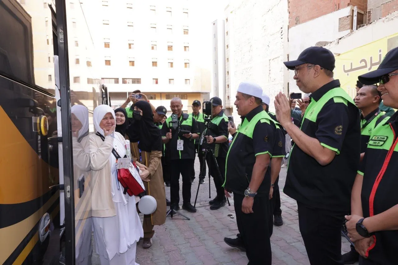 Jemaah Haji Malaysia Berdepan Detik Cemas Pesawat Turun Mengejut