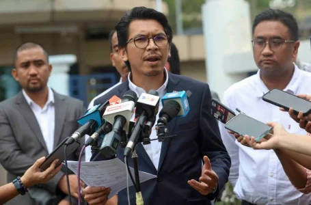 guna kemudahan kerajaan
