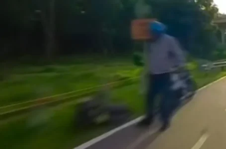 tetak penunggang motosikal