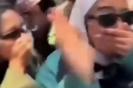 pelancong Malaysia hina rakyat china busuk