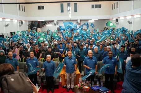 Gelombang biru PN BN