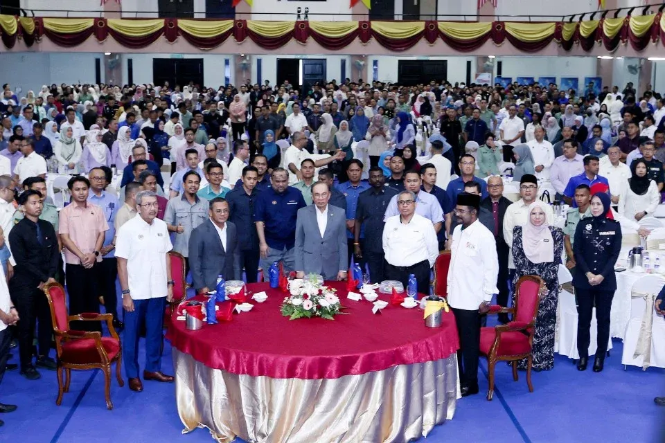 Turunkan Harga Minyak? PM Jelaskan Beban Subsidi Cecah RM40 Bilion Setahun