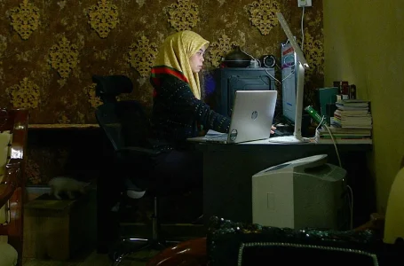 bekerja 2 hari dari rumah