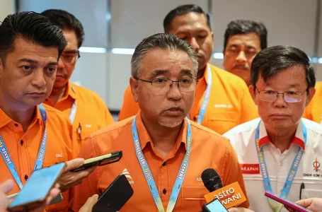 tolak politik perkauman