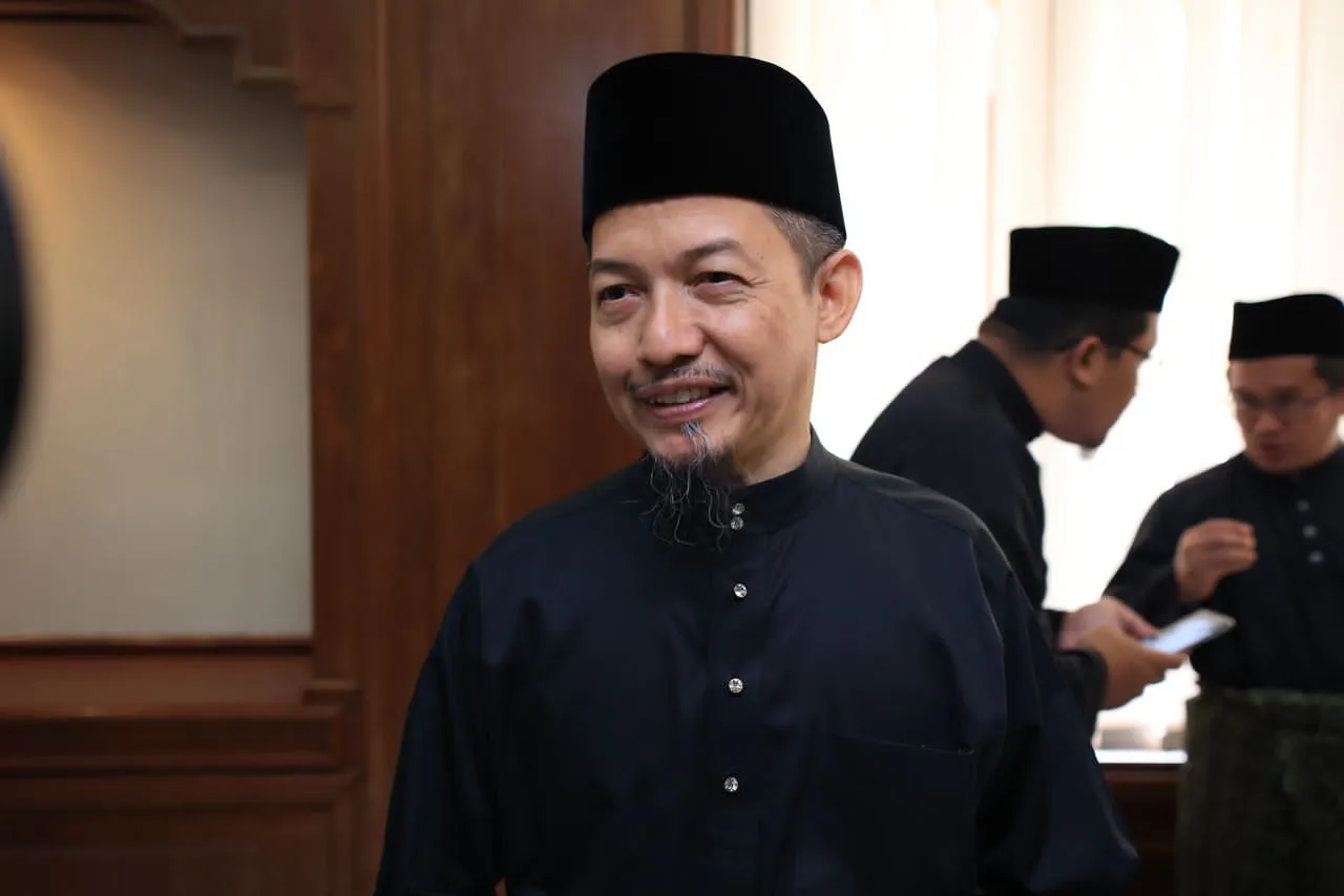 Nik Abduh dilantik semula sebagai Ahli Dewan Negara hari ini