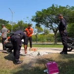 al-Quran dibakar di tepi padang bola