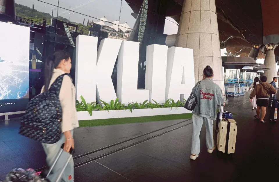 Caj Kemasukan Kenderaan E-Hailing KLIA Diseragamkan RM2