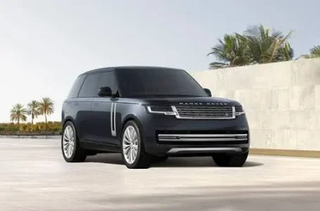 Range Rover lesap di premis