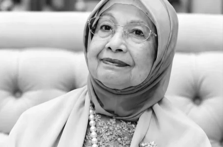 Tun Dr Siti Hasmah meninggal dunia