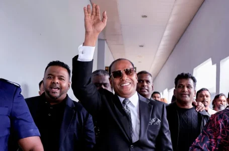 tuduhan rasuah bekas Menteri Sumber Manusia