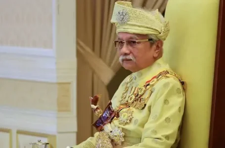 Tuanku Muhriz terima menghadap
