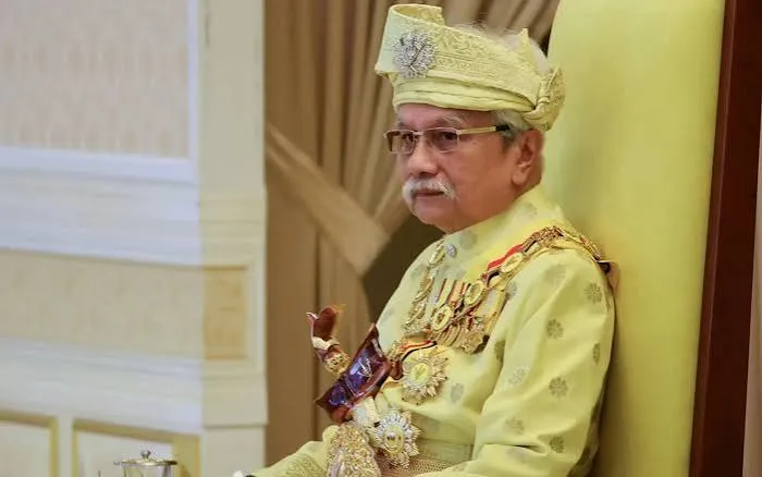 Tuanku Muhriz Terima Menghadap MB Negeri Sembilan Ketika Krisis Adat