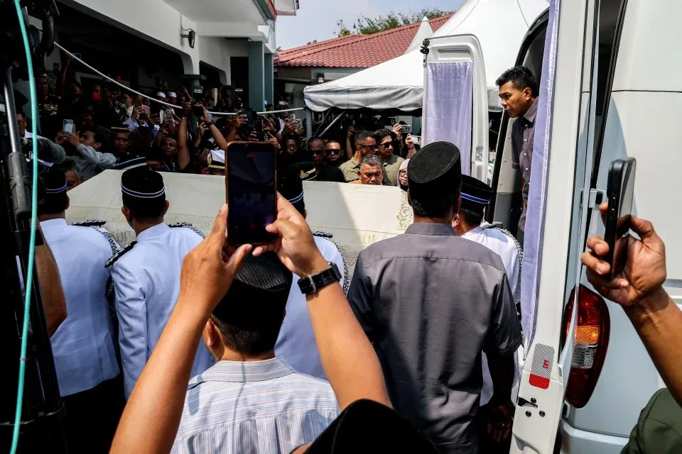 Jenazah Tun Dr Siti Hasmah Dibawa ke Masjid As-Syarif