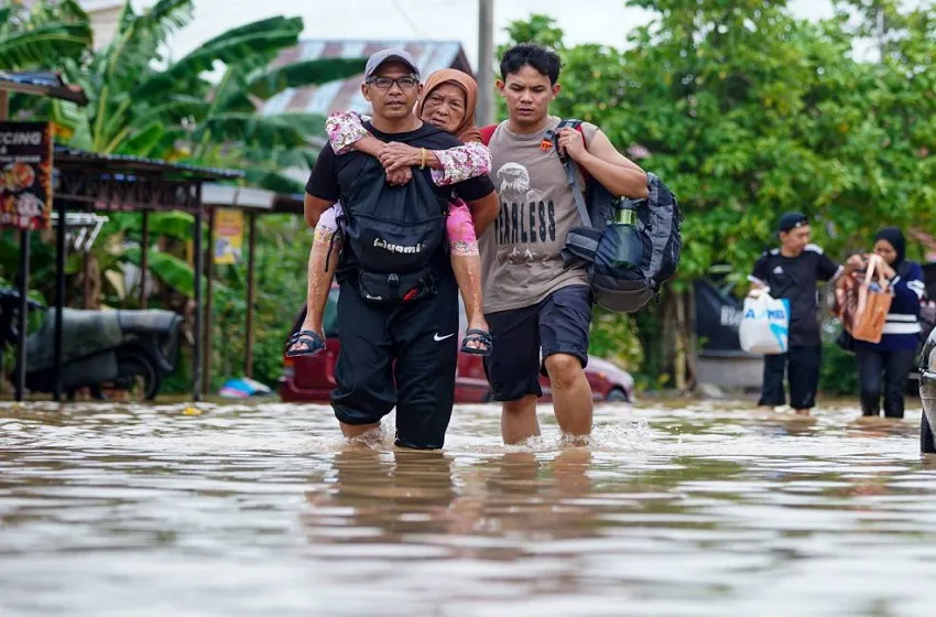 Musim Banjir Bermula Selasa Ini, Risiko Hujan Lebat dan Laut Bergelora