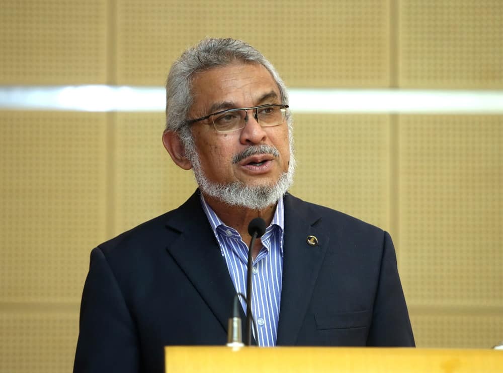 Beri Anwar peluang untuk buktikan dia ada sokongan cukup untuk jadi PM ke-8, kata Khalid Samad.